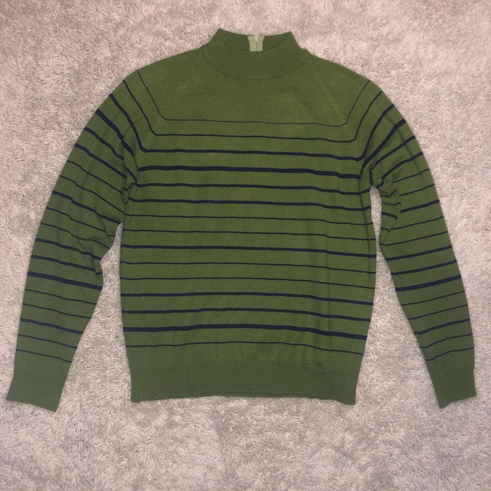 5/$20 Helen Harper size medium green sweater